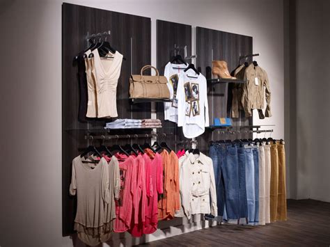 Maybe you would like to learn more about one of these? Crémaillère étagère Magasin Prêt à porter. Portant, Barre ...