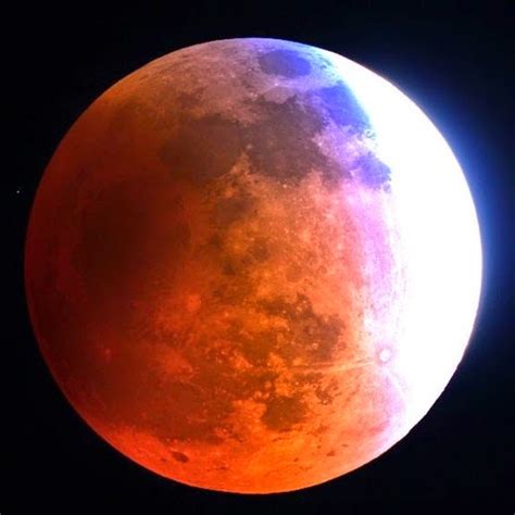 Tahapan gerhana bulan berakhir saat bulan keluar dari bayangan penumbra ini. Gambar Menakjubkan Gerhana Bulan Total 15 April 2014 ...