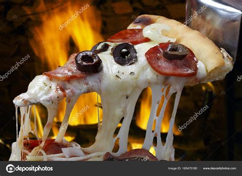 Fatia De Pizza Quente Com Queijo Derretido Fotos Imagens De © Rocharibeiro 165470180