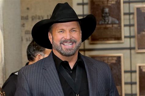 Garth brooks told the crowd at the south by southwest outdoor stage on ladybird lake saturday night (march 18). Garth Brooks Postpones Cincinnati Show Again | MP3Waxx ...