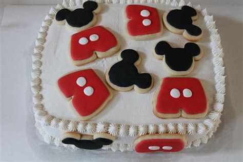 Mickey Mouse Cookie Cake Decorated Cake By Carolyn Cakesdecor