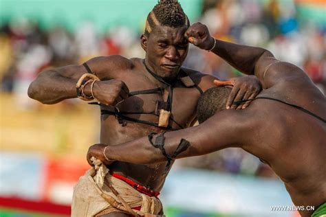 La Lutte Sénégalaise à Dakar French News Cn