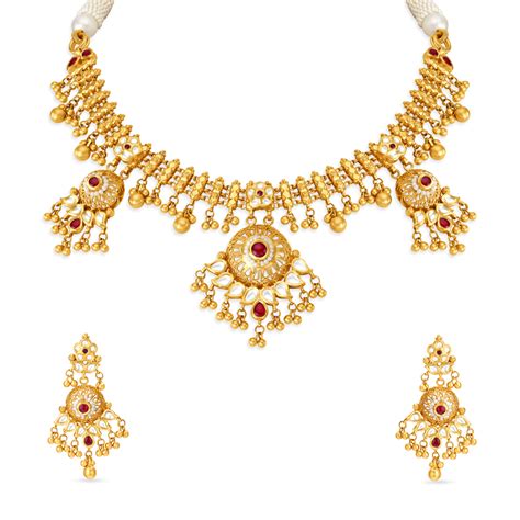 Dazzling Gold And Kundan Necklace Set