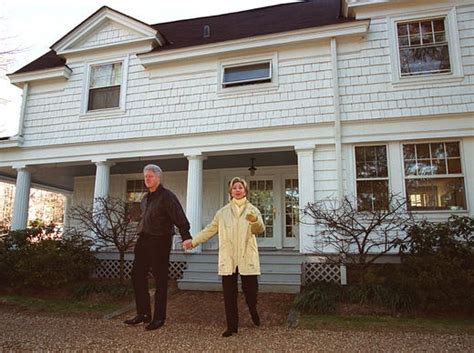 Clintons Home 5 Things To Know About Where Suspicious Package Sent