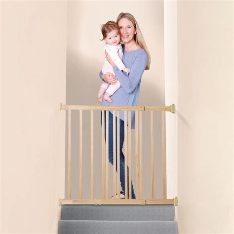 Dreambaby Nelson Gro Gate Expandable Wooden Walk Through Gate Fits
