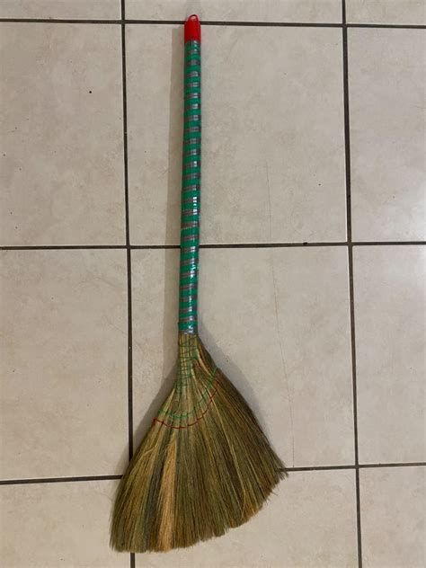 Household Products Hand Made Straw Soft Broom With Colored Handle