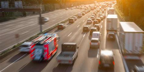 Sorpasso A Destra Non è Vero Che è Vietato In Autostrada Ecco Perché