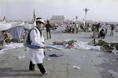 Tiananmen square is oriented north to south, with the forbidden city occupying the northern end. Then and now in pictures: Tiananmen Square 25 years later ...