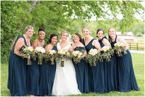 7 Must Have Wedding Day Photos With Your Bridesmaids