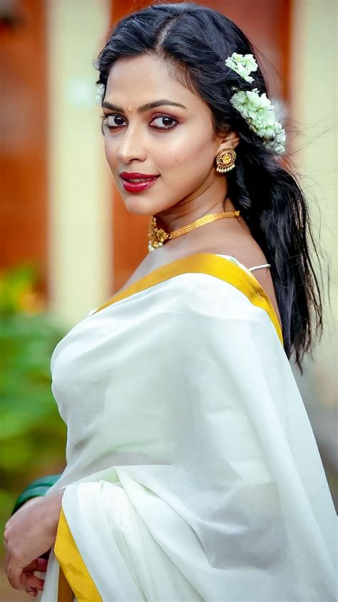 Tamil Actress Amala Paul Hd Wallpaper