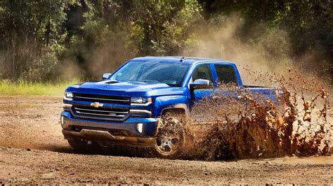 A Rugged Rumble 2016 Chevy Silverado Vs 2016 Toyota Tundra