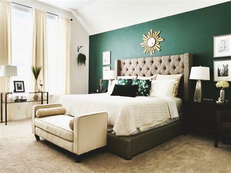 Romantic Master With Hunter Green Accent Wall Master