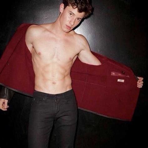 Nuevos Outtakes De La Sesión De Fotos De Shawn Mendes Para Flaunt