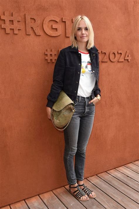 Actress laurence arne attends the daddy cool paris premiere at ugc cine cite bercy on october 26, 2017 in paris, france. Laurence Arné : ses plus jolis looks - Elle