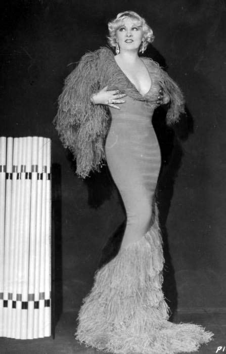 Mae West S Old Hollywood Glamour Mae West Hollywood Glam