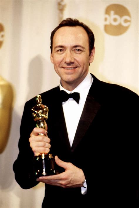 Kevin spacey wins the oscar for supporting actor for the usual suspects at the 68th academy awards. Kevin Spacey Oscar 2000 - Aktuálně.cz