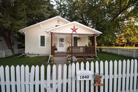 Post your items for free. Rental Home Near Me - Home Sweet Home | Modern Livingroom