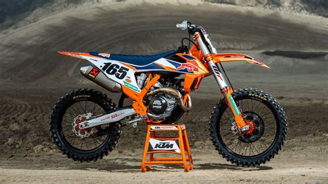 20.12.2019 · 2020 ktm factory edition 450sxf share facebook twitter google+ reddit whatsapp pinterest email it has become a tradition for ktm to give us a glimpse of what their factory rider will be racing in sx and motocross in the upcoming year right before the new season starts. 2020 KTM 450 SX-F Factory Edition Launch | Racer X Films ...