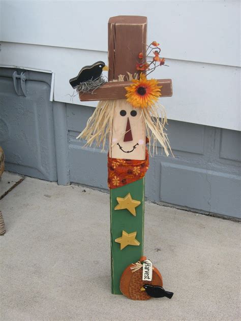 Scarecrow I Made From A 4x4 4x4 Wood Crafts Fall Wood Crafts Halloween Wood Crafts Wood