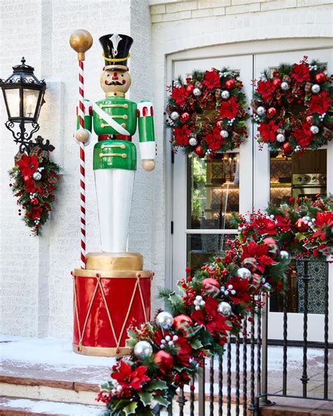 10 Cheap Outdoor Christmas Decorations