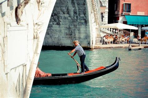 Rialto Bridge By Marintomic Venice Travel Floating City Rialto Bridge