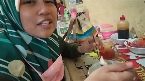 And pak man's is the pioneer of fried meat ball in malang. Viral review Bakso RUDAL TERMURAH!!!! - YouTube