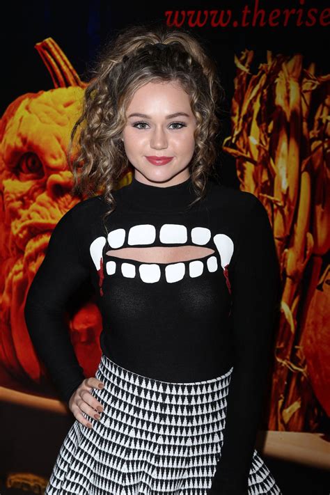 Brec Bassinger Style Clothes Outfits And Fashion• Page 12 Of 16 • Celebmafia