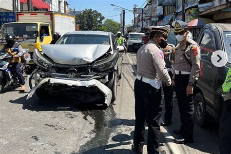 Belasan Kendaraan Terlibat Kecelakaan Beruntun Di Bandung Tak Ada Korban Jiwa