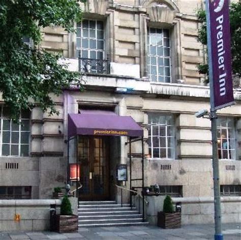 Conveniently located restaurants include pizza union aldgate, amber are there any historical sites close to premier inn london city (tower hill) hotel? Premier Inn London County Hall - Compare Deals