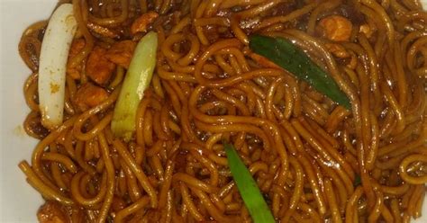 Masakan ini punya banyak variasi dimulai dari yang sederhana hingga versi istimewa. Cara Membuat Mie Goreng Dengan Bahan Seadanya - Resep Mie ...