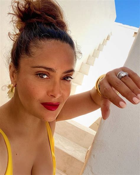 Salma Hayek Shows Her Sexy Body In Swimsuits 3 Photos Thefappening