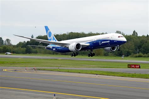 Second Boeing 787 9 Dreamliner Takes First Flight Frequent Business