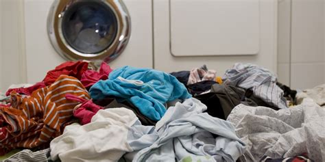 Throw Out The Dirty Laundry Of Past Behavior After Divorce Huffpost