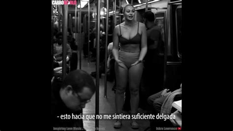 chica se desnuda en el metro para dar una gran lección youtube