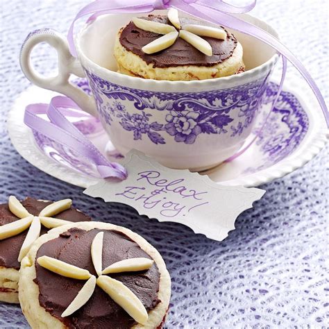 Viennese crescent cookies are a tradition in austria. Austrian Nut Cookies | Taste of Home