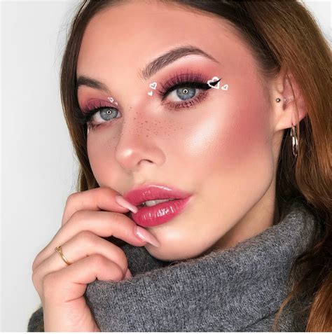 Seductive Valentine Makeup Looks For Date Night The Glossychic