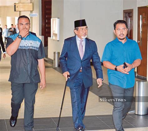 Its executive director and group ceo tan sri francis lau said the group successfully raised total gross proceeds of rm275 million from the public issue of 250 million new shares based on the ipo price of rm1.10 per share. Prosecution to amend corruption charges against Musa Aman ...
