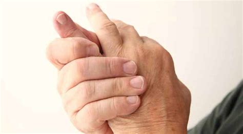 Болят и опухают суставы на пальцах рук причины и лечение