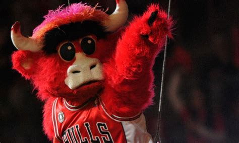 Chicago Bulls Mascot Makes Referee Dance With Him Regrets Nothing