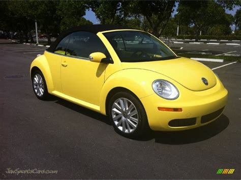 2008 Volkswagen New Beetle Se Convertible In Sunflower Yellow Photo 4