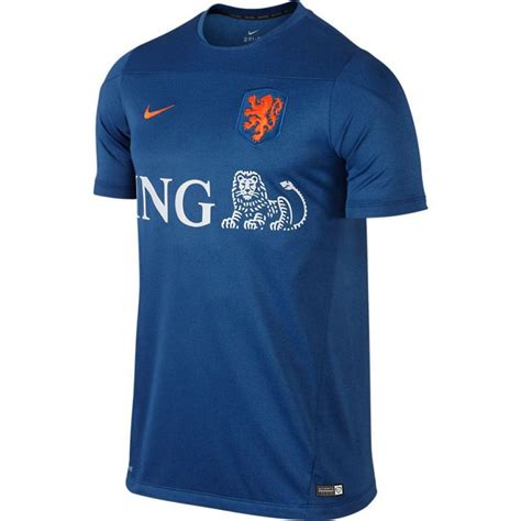 Het oranje van bondscoach frank de boer werkt toe naar het ek van 2021 en de kwalificatiereeks voor het wk van. Nike Nederlands Elftal Trainingsshirt Kids | Voetbalschoenshop | Voetbalschoenen, Nike, Sportkleding