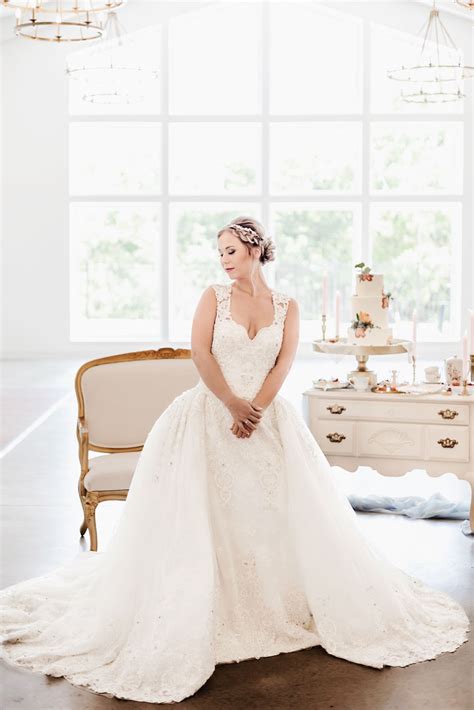 2022 Bridal Fashion Trends Inspiration Timeline Tips Via Wedplan Madison Wedding Planner