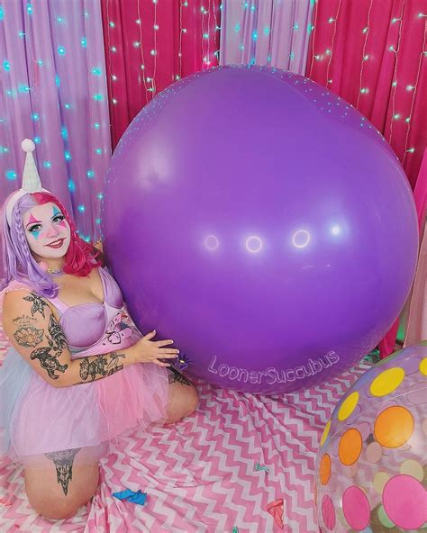 Loonersuccubus On Twitter I 💜 Giant Balloons This 72 Hasnt Been Fully Inflated Yet Maybe