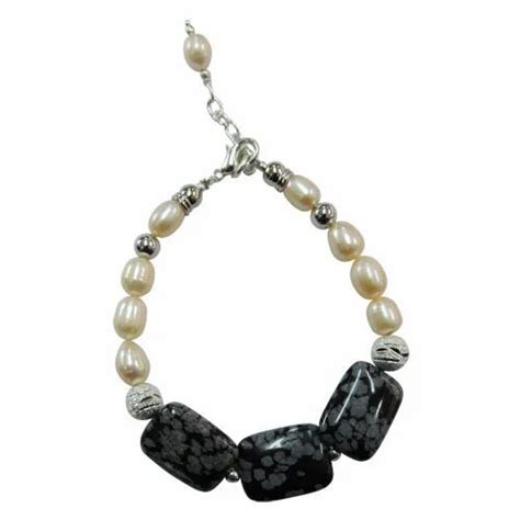 Pearlz Ocean Riddled 75 Fresh Water Pearl Bracelet At Rs 399pieces
