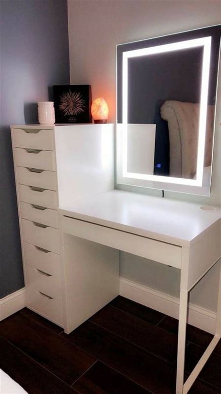 Additionally, females mostly use dressing tables with stool. تسريحة غرف نوم - مساء الورد