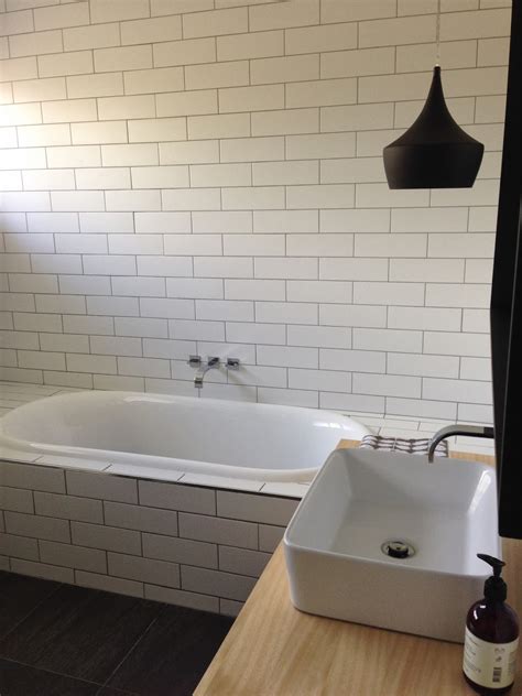 Gray subway tiles were used for this modern bathroom and i know you will agree with me how appealing it is! Hello From Tassie: Retro House Bathroom