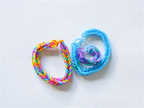 How to make simple bead bracelets! How to Create a Bracelet out of Mini Rubberbands: 14 Steps