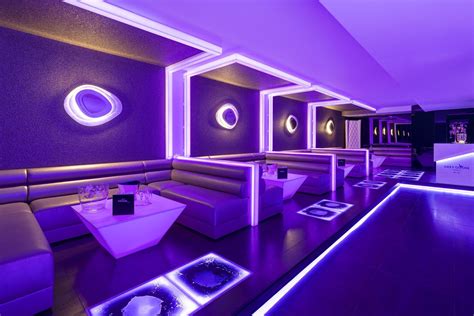 Diseño By U Design En Discoteca Mask Krion® Translucido Bar Lounge