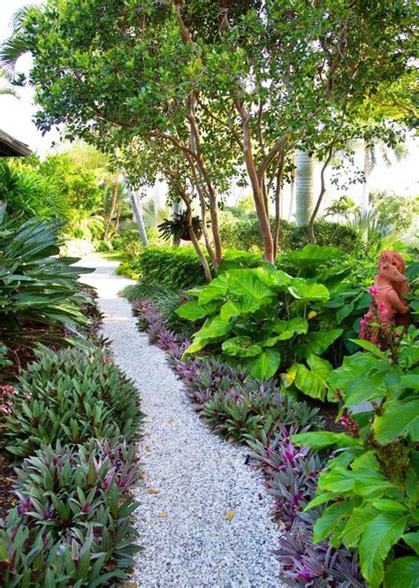 20 Tropical Garden Edging Ideas