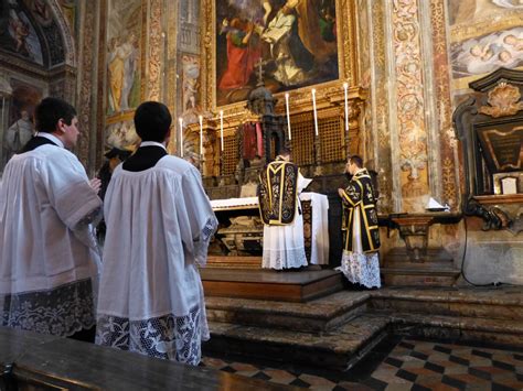 Catholicvs Santa Misa De Réquiem En Rito Ambrosiano Antiguo Por El